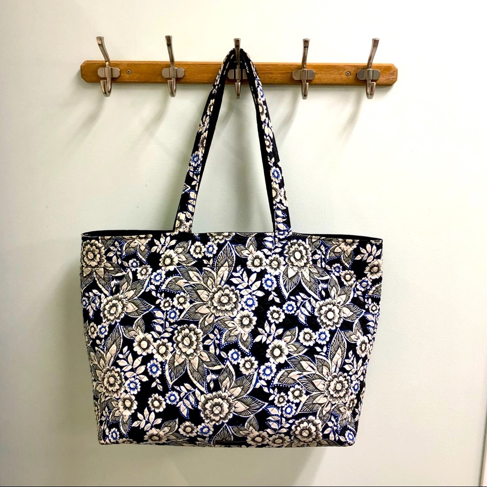 Large Vera Bradley Tote - Picture 2 of 12